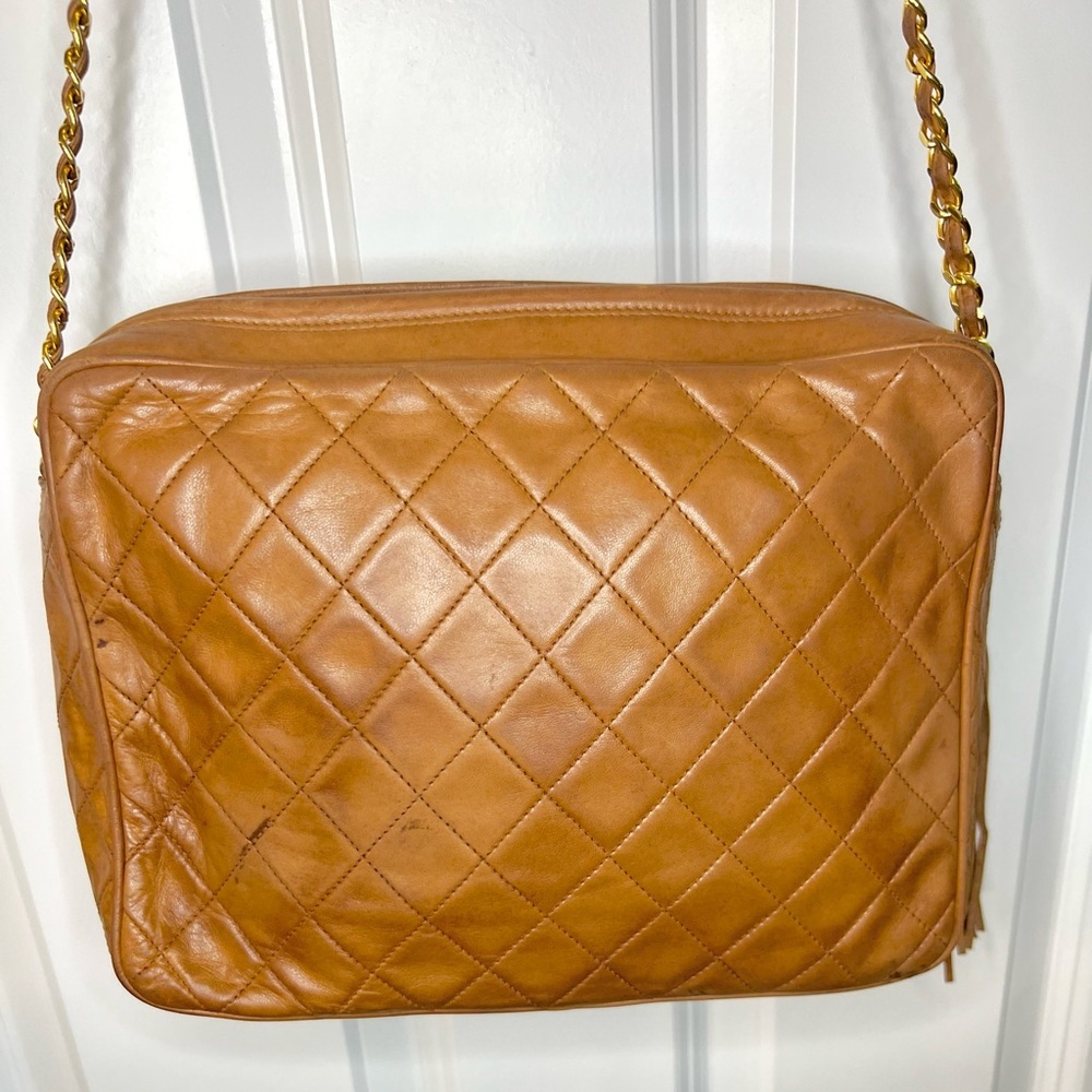 Vintage CHANEL CC Tassel Camera Bag in Tan Leather - GUC - Picture 4 of 14